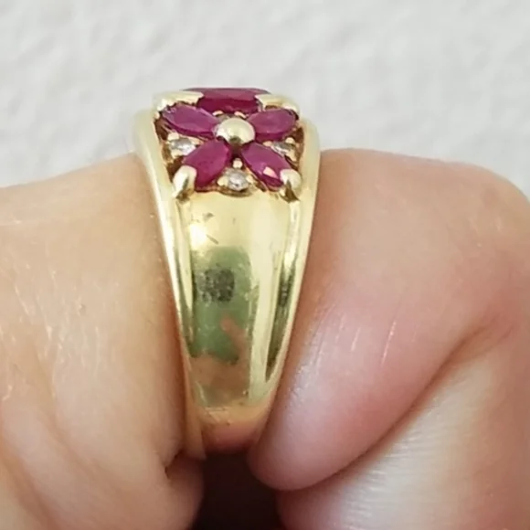 ❤️ 14kt Yellow Gold Ruby & Diamond Ring‼️ - Picture 7 of 8